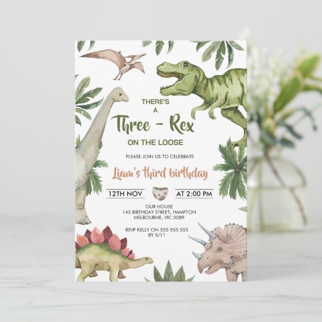 Convite Rustic Green Brown Dinossaur Três Rex Aniversário (Em pé/Frente)