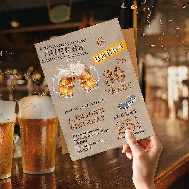 Convite Rustic Kraft Cheers & Beers Qualquer Aniversário D (Rustic Kraft Cheers & Beers Any Age Birthday Invitation )
