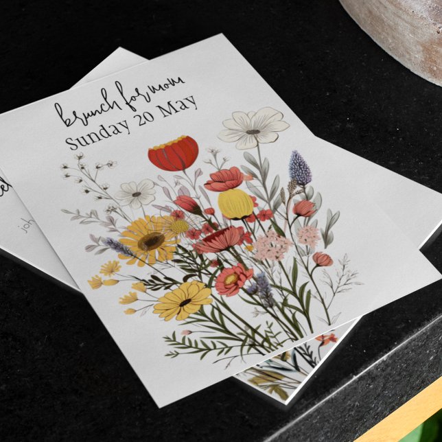 Convite Rustic Wildflower Dia de as mães Brunch (Rustic wildflower customizable Mother's Day Brunch invitation. )