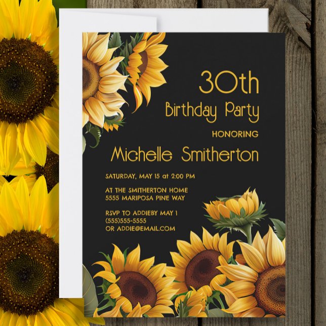 Convite Rústico Elegante Girassóis aniversário de 30 anos (Sunflowers on black 30th birthday party invitation)