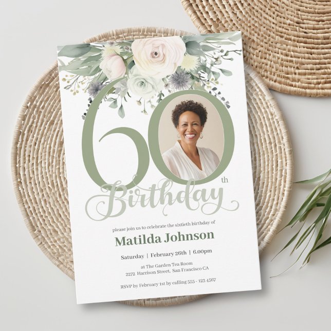 Convite Sage Floral Foto 60th Birthday (Sage Floral Photo 60th Birthday Invitation)