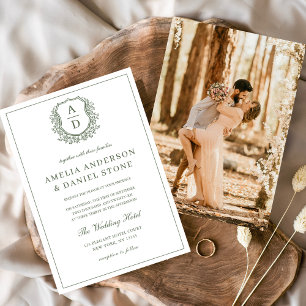 Convite Sage Green Elegant Leafy Crest Monograma Casamento