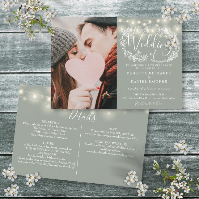Convite Sage Green String Lights Foto De Todos Em Um Casam (Sage Green String Lights Photo All In One Wedding Invitation)
