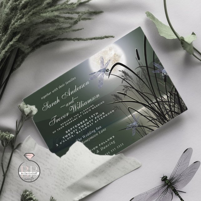Convite Sage Green Wedding Full Moon Dragonfly Pond (Criador carregado)