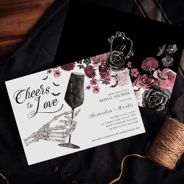 Convite Saúde para Amar o Skeleton Palavra Gótica Floral (Cheers to Love Skeleton Hand Floral Gothic Bridal Invitation)