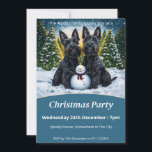 Convite Scottish Terriers and Snowman Christmas Party<br><div class="desc">Ponha o tom para uma comemoração festiva com este encantador convite, com dois adoráveis Terriers Escoceses numa cena de inverno nevado. O par lúdico senta-se ao lado de um bonitinho bonitão, com o sol a pôr-se atrás de árvores cobertas de neve e a lançar um ouro a brilhar sobre a...</div>