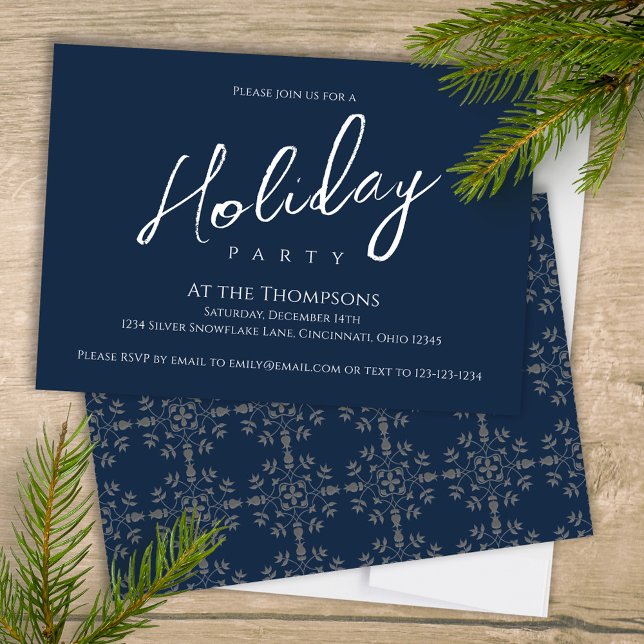 Convite Script de Caligrafia Azul de Marinho Simples Feria (Elegant silver and navy blue snowflake pattern holiday Christmas party invitation. )