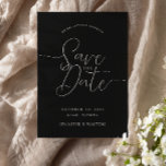 Convite Script de nomes personalizados casamento preto sal<br><div class="desc">Anuncie seu dia especial com nomes personalizados do Script Casamento Preto,  salve a data Convite. Estes cartões espelham o design do convite de casamento,  apresentando um fundo preto,  letras clássicas de serifa,  e nomes personalizados personalizados personalizados,  definindo o tom para sua elegante celebração.</div>