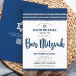 Convite Script de Tallição Azul de Prata Azul do Bar de Có<br><div class="desc">Tenha orgulho, alegria e mostre este marco do seu Bar favorito Mitzvah! Enviar este convite de código QR legal, exclusivo, moderno e personalizado para um evento a lembrar. A tipografia de escrita azul-marinho, estrela de David e um talento gráfico listrado azul-marinho e prateado inspiraram uma camada gráfica simples e branca....</div>