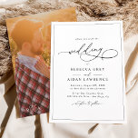 Convite Script Elegante com Casamento Fotográfico de Volta<br><div class="desc">Este elegante Convite para Casamento de Fotos apresenta um texto de caligrafia de script abrangente,  emparelhado com uma fonte de serif & moderna em preto; no verso,  uma opção personalizável de monograma & para adicionar sua foto. Itens correspondentes disponíveis.</div>