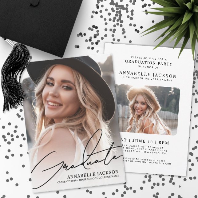 Convite Script Moderno Graduado Simples Foto Graduação (Trendy Script Graduate Simple Photo Graduation Invitation)