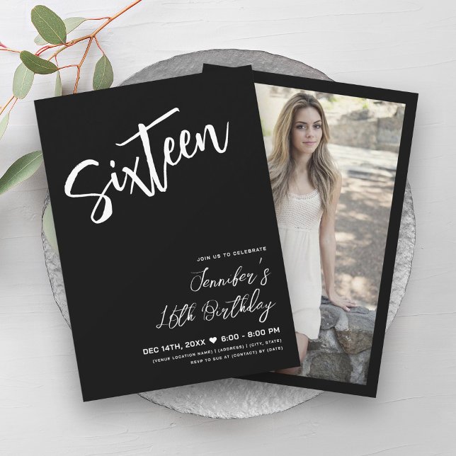 Convite Script Simples Elegante Black White Sweet 16 (Simple Elegant Black White Sweet 16 Script Invitation)