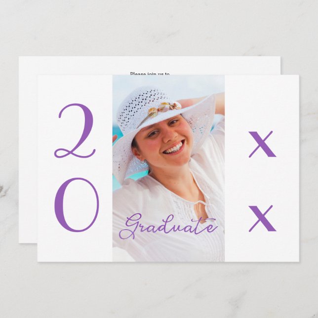 Convite Script Violet Moderno de Foto para Graduação 2025 (Frente/Verso)