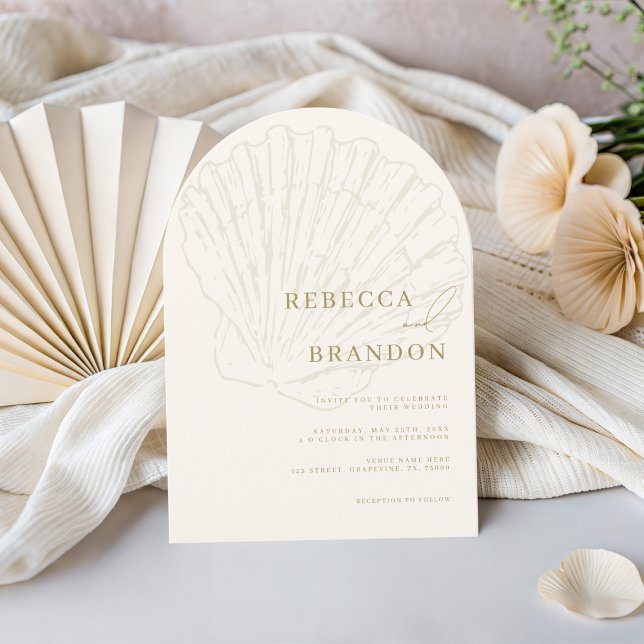 Convite Seashell Beach Coastal Ivory & Gold Arch Wedding (Criador carregado)