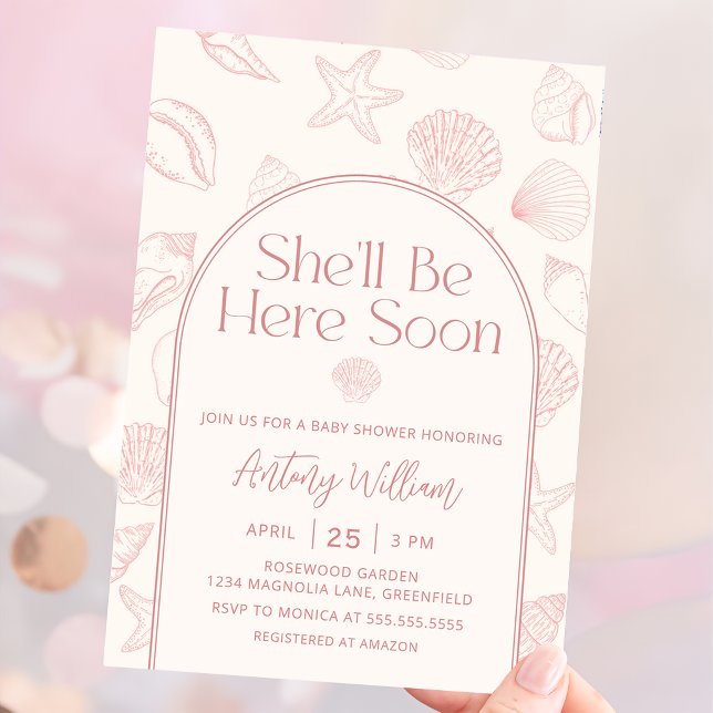 Convite Seashell She'll Be Here Baby Shower Invitation (Criador carregado)
