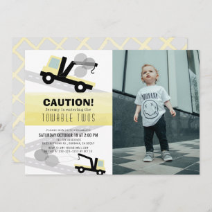 Convite Segundo aniversário rebocável com dois destroços