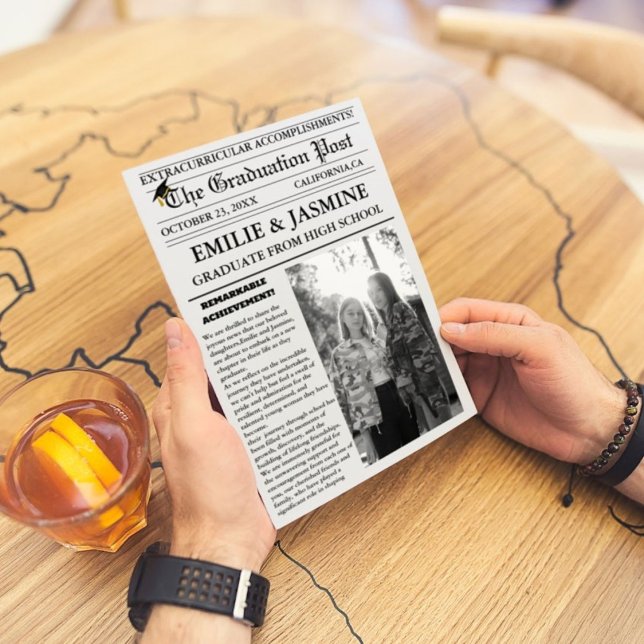 Convite Segundo grau de jornal para graduação gêmea modern (Criador carregado)