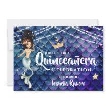 Sereia em azul sob o mar com quinceañera em massa