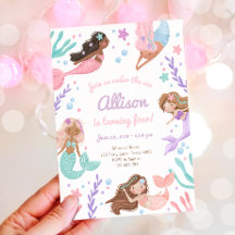 Sereia Espalha Sob O Aniversário Do Mar