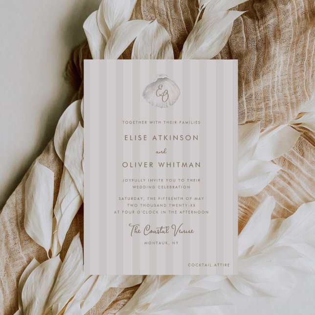 Convite Serene Shell Monogram Coastal Stripes Wedding (Criador carregado)