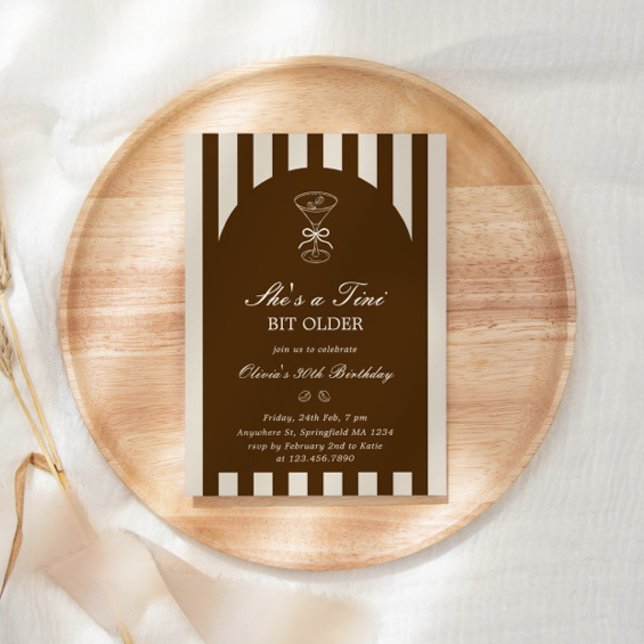 Convite She's A Tini Bit Older Coffee Martini Birthday (Criador carregado)