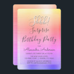 Convite Shhh! Festa de aniversário Surpresa do Arco-Íris<br><div class="desc">Shhh! Festa de aniversário surpresa Dourada, rosa e púrpura Pastel Rainbow Ombre Faux Foil Metálica Polida Foil Metálica Girly Invites de Aniversário. Os Convites de festas de aniversários Modernos e Chic Surprise usam a popular tipografia manuscrita e são perfeitos para convidar convidados para uma Festa de aniversário Surpresa feminina. Se...</div>