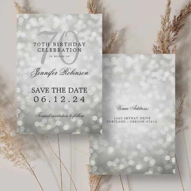 Convite Silver Bokeh 70 Birthday Guarde a Data (Silver Bokeh 70th Birthday Save the Date Invitation)