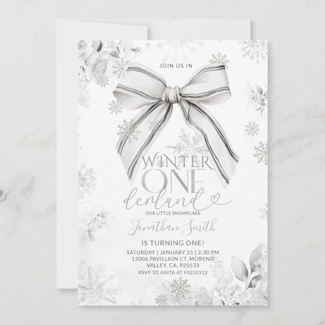 Convite Silver Bow Winter Onederland Snowfall 1st Birthday (Frente)