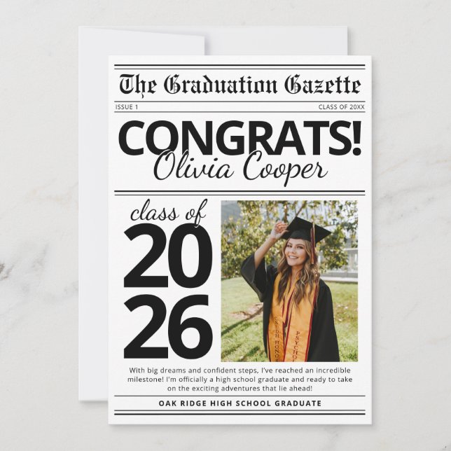 Convite Simple Modern Newspaper Graduation Announcement (Frente)