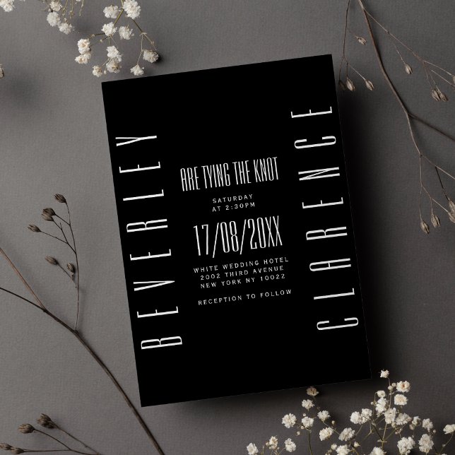 Convite Simples casamento entre a tipografia e o branco pr (Retro black typography white gold floral wedding)