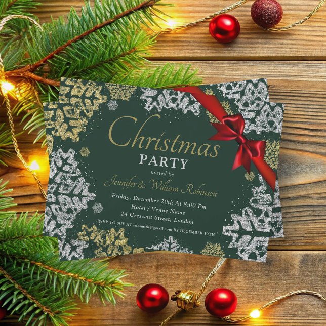 Convite Simples Flocos de Neve Dourados e Prateados Flocos (Simple Gold & Silver Snowflakes Xmas Holiday Green Invitation)