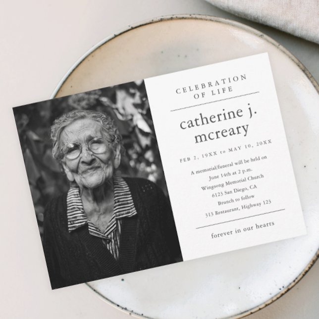 Convite Simples Tipografia Foto Memorial Funeral (Simple typography photo memorial celebration of life invitation.)