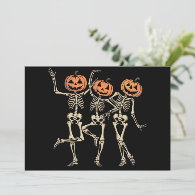 Convite Skeleton Halloween Pumpkin Cai Fall Spooky (Em pé/Frente)