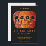 Convite Skull Funny Orange Gothic Birthday RIP para seus 2<br><div class="desc">Cabeça de crânio engraçada em laranja preto estilo pop de arte preto no Halloween Festa de aniversário RIP Para seus convites de cartas chatas dos 20 anos. Divertido,  aniversário de 30 anos assustador. Três crânios design com olhos paternais. Trendy,  única,  assustadora,  inspirada moderna. Imagem copyright Marg Seregelyi Fotografia.</div>