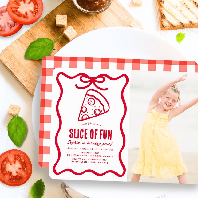 Convite Slice of Fun Red Hand-drawn Pizza Photo Birthday (Criador carregado)
