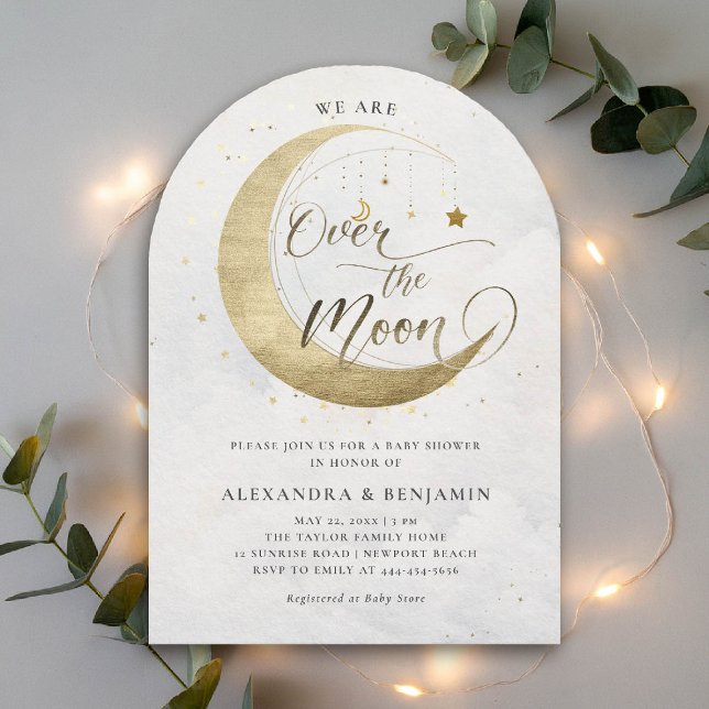Convite Sobre o Chá de fraldas do céu branco das estrelas  (over the moon baby shower invitation arch white sky gold stars mobile celestial astrology twinkle)