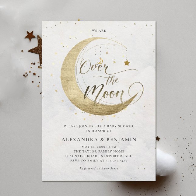 Convite Sobre o Chá de fraldas Dourado do céu branco do ar (over the moon baby shower invitation white sky gold stars mobile celestial astrology twinkle)
