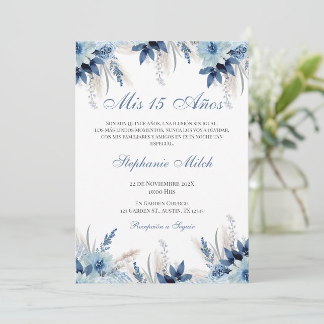 Convite Spanish Quinceanera navy floral invite (Em pé/Frente)