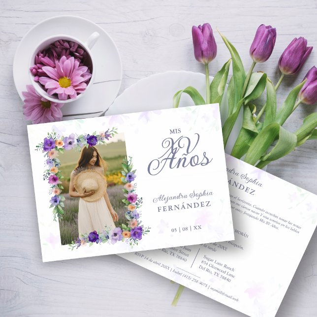 Convite Spanish Sweet Floral Charm Lilac Shades Photo XV (Spanish Sweet Floral Charm Lilac Shades Photo Quiceañera Invitation with Envelope. )