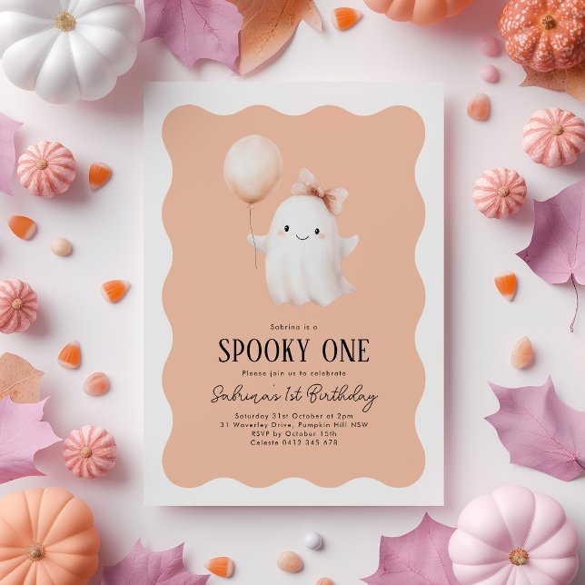 Convite Spooky Um Balão Laranja Fantasma primeiro aniversa (Spooky One! Girls Halloween 1st Birthday invitation with ghost & orange balloon on wavy background)