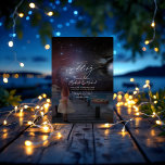 Convite Starry Night Dockside Wedding Código QR Foto<br><div class="desc">Convide os convidados para o seu dia especial com este sonho de casamento, com um céu noturno estrelado, uma cena serena à beira do cavalo, e uma ilustração romântica de uma noiva que ignora a água. Este elegante e atmosférico design dá o tom perfeito para um casamento romântico debaixo das...</div>