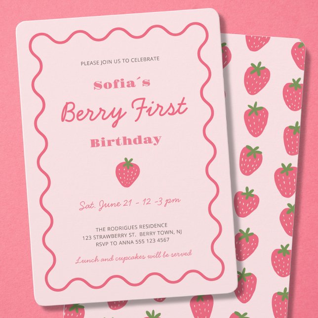 Convite Strawberry Berry First primeiro aniversario (Girl Strawberry Berry First Birthday 1st Birthday Invitation with scallop border in blush pink red.)