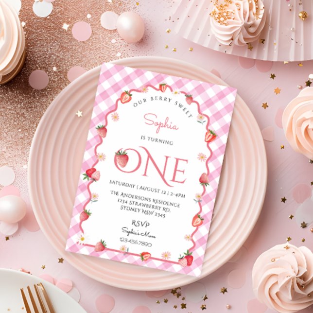 Convite Strawberry Berry Sweet Primeiro Aniversário Wavy (Criador carregado)