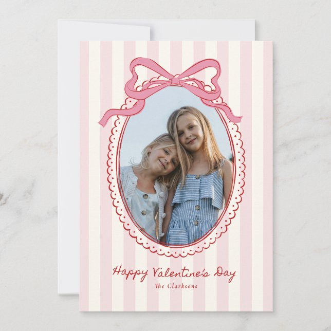 Convite Striped Bright Pink Bow Valentine’s Day Photo Card (Frente)
