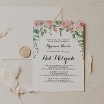 Convite Summer Breeze Calliografia Floral Bat Mitzvah<br><div class="desc">Neste verão,  o convite do morcego mitzvah para caligrafia floral é perfeito para um morcego mitzvah rústico. O design apresenta flores rosa de cor-de-água rosa,  pinceladas,  púrpura pintadas à mão,  com folhagem verde.</div>