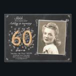 Convite Surpresa 60 aniversários Chalkboard Rustic<br><div class="desc">Europeia: Um jeito perfeito de convidar seus convidados para esta festa de aniversário especial! Para uma 60ª festa de aniversário. Veja a coleção por outras idades!</div>