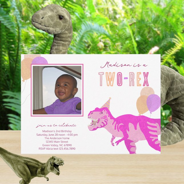 Convite T-Rex - Festa de segundo aniversário de Foto Rosa  (So easy to add your child's photo, name and dinosaur birthday party details)