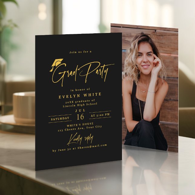 Convite Tampa de Graduacao Moderna Assinatura Script Simpl (Modern Grad Cap Signature Script Simple Graduation Invitation)