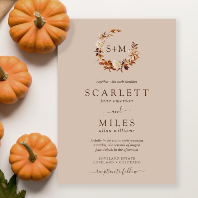 Convite Taupe Fall Terracotta Monograma Wreath Casamento (Taupe Fall Terracotta Monogram Wreath Wedding Invitation by Painted Paperie
)