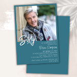 Convite Teal 60th Birthday Photo<br><div class="desc">Foto de moderno macho minimalista e convite de aniversário 60º branco para uma festa de aniversário divertida. A idade pode ser alterada. Este convite é simples e elegante, convite de aniversário para homens e mulheres. A cor de fundo branca e lacrimejante pode ser alterada para qualquer cor de sua escolha...</div>